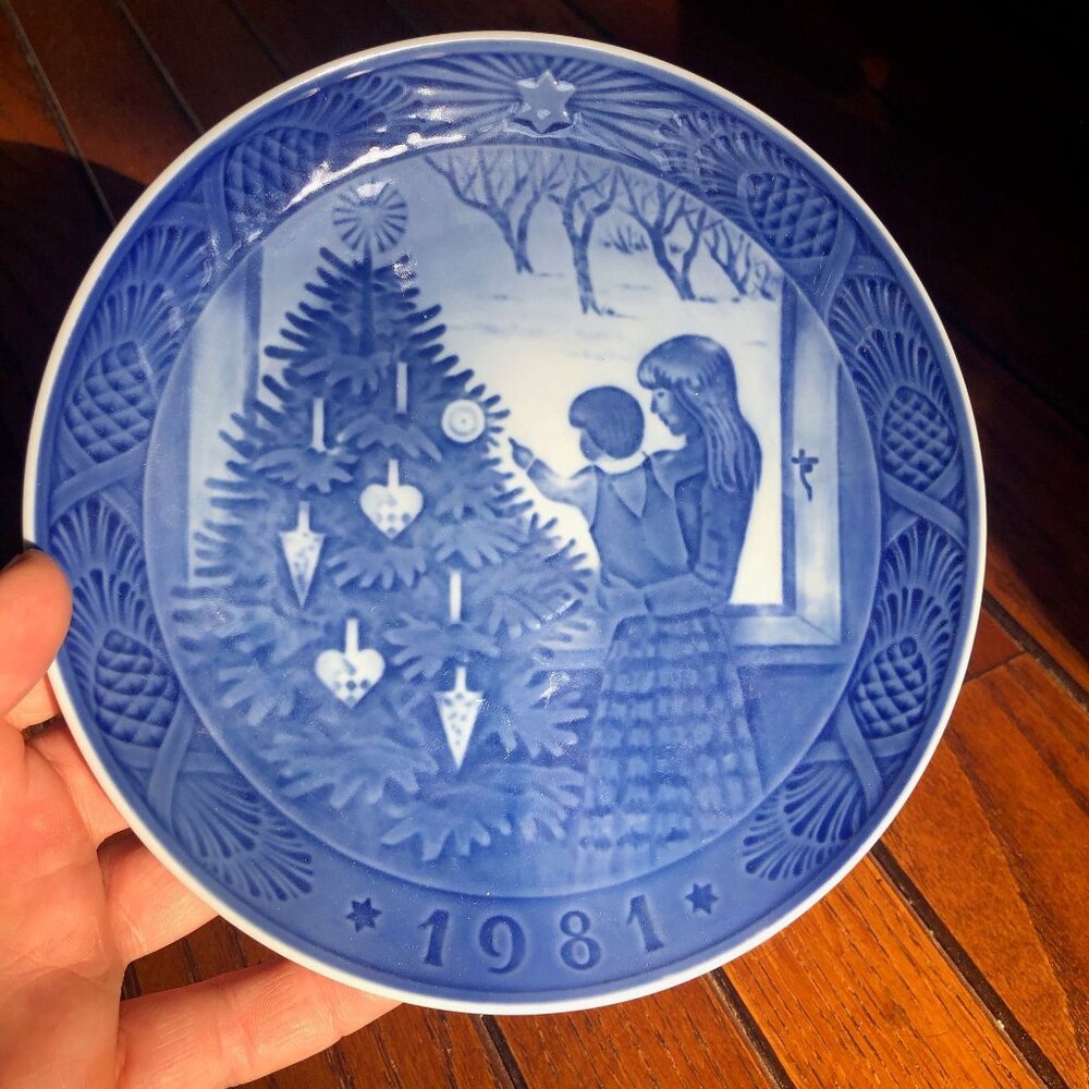 Royal Copenhagen 1981 Christmas Plate